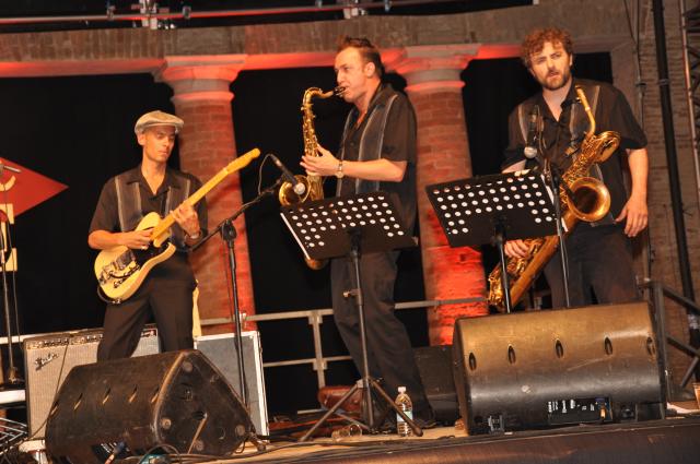 min 2010 08 08 palco centrale 040